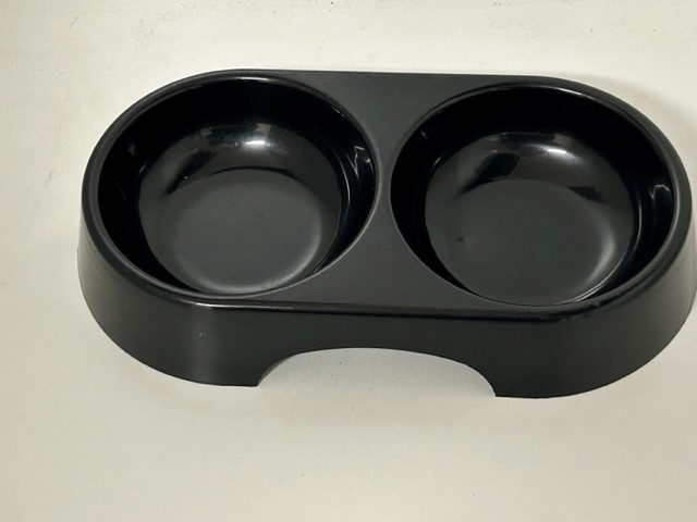 SMALL PLASTIC DOUBLE DINER BOWL BLACK SMALL PLASTIC DOUBLE DINER BOWL BLACK